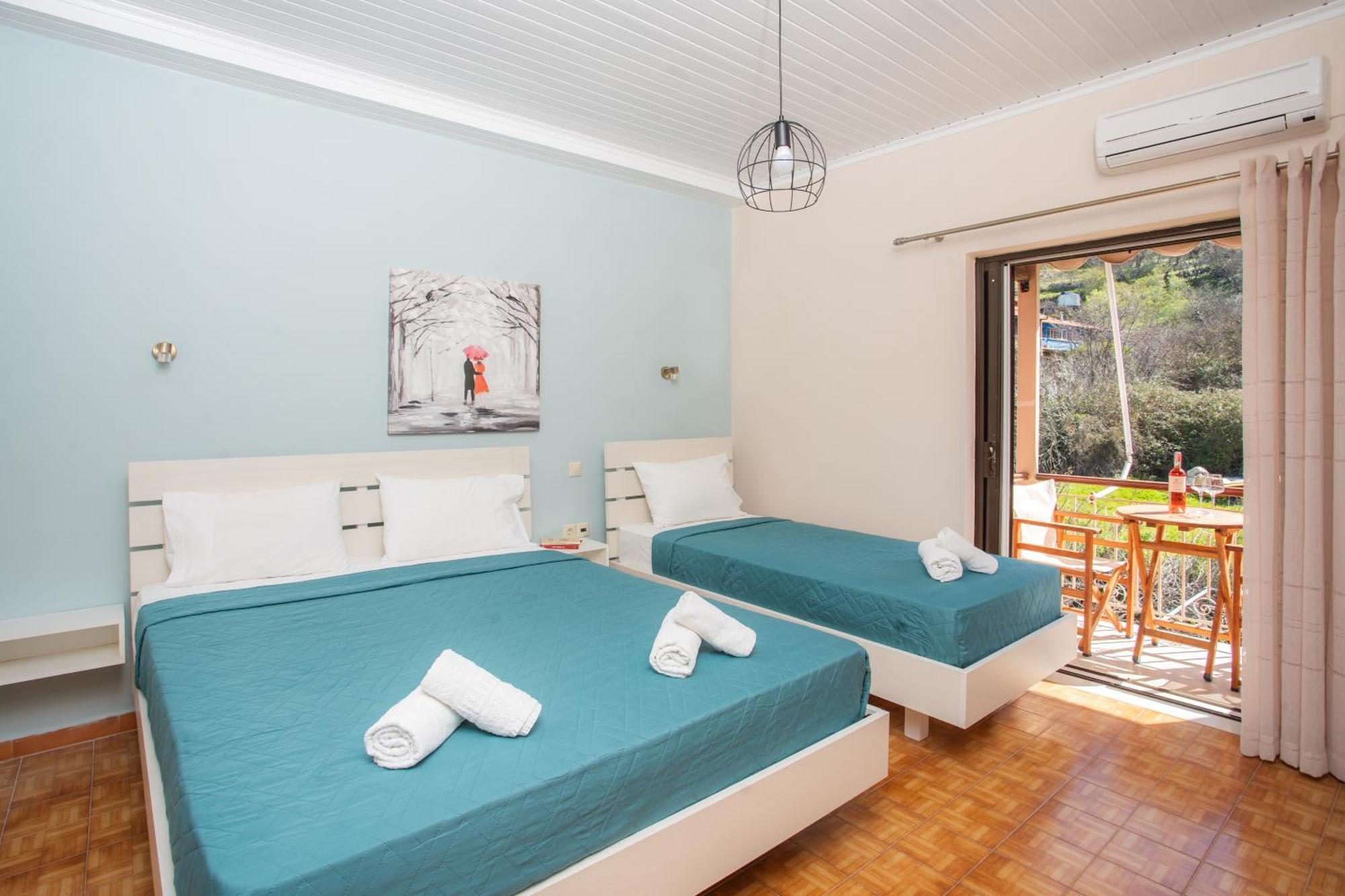 Eros Appartments Kalamítsi Esterno foto