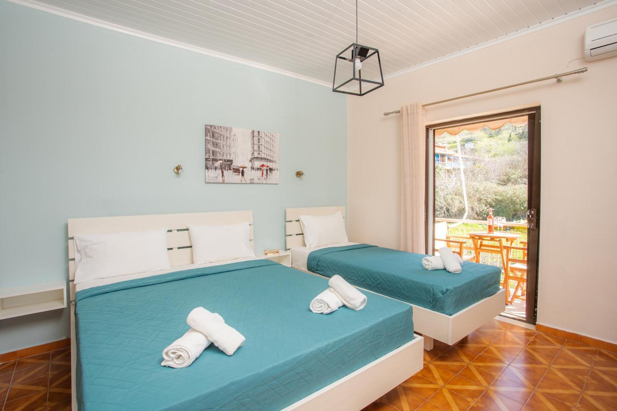Eros Appartments Kalamítsi Esterno foto